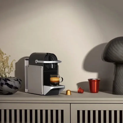 Cafetera Nespresso Pixie - Titan